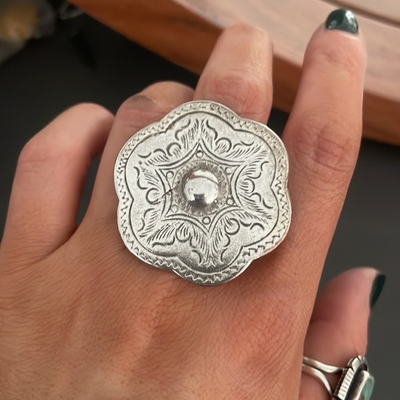 Silver statement ring - Picture 2 of 4